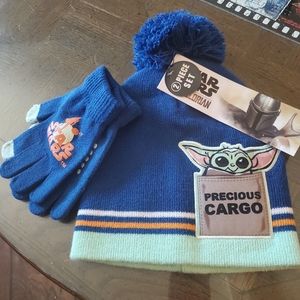 Grogu The mandolorian winter hat and gloves new with tag